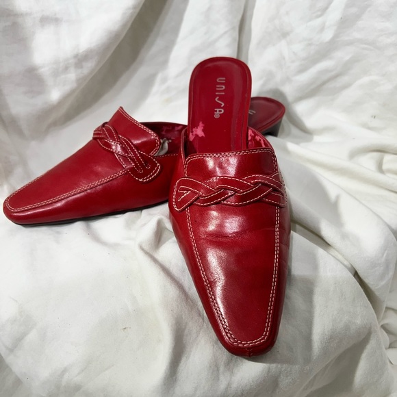 🔥🔥Unisa Red Leather Open Back Mules Slip On Shoes Size 8B Heels 1 3/4 Height. - Picture 6 of 15